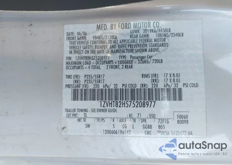 2007 Ford Mustang Gt Deluxe/Gt Premium z USA, uszkodzony, nr VIN 1ZVHT82H575208977